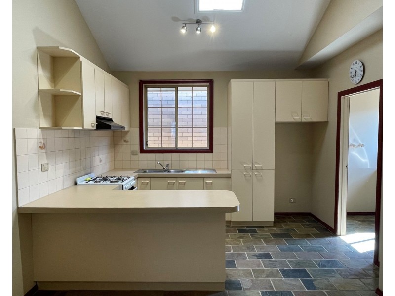 2/79 Orville Street, Altona Meadows VIC 3028