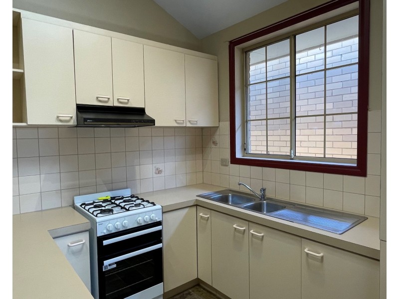 2/79 Orville Street, Altona Meadows VIC 3028