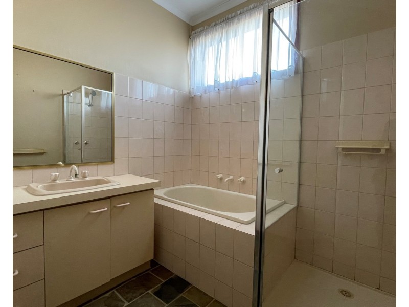 2/79 Orville Street, Altona Meadows VIC 3028