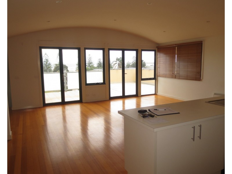 10/163 Queen Street, Altona VIC 3018