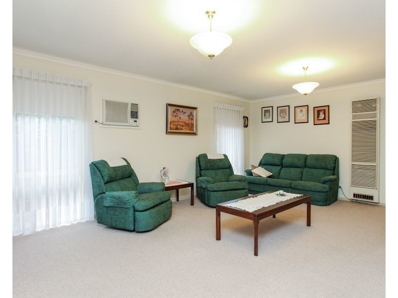 61 Linnet Street, Altona VIC 3018