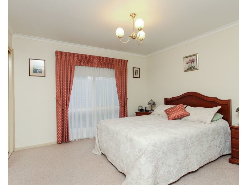 61 Linnet Street, Altona VIC 3018