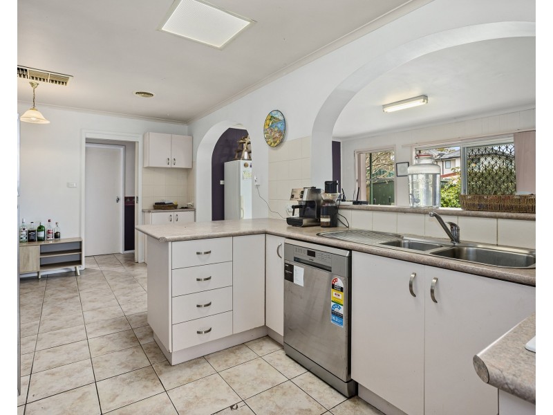 136 Grieve Parade, Altona VIC 3018