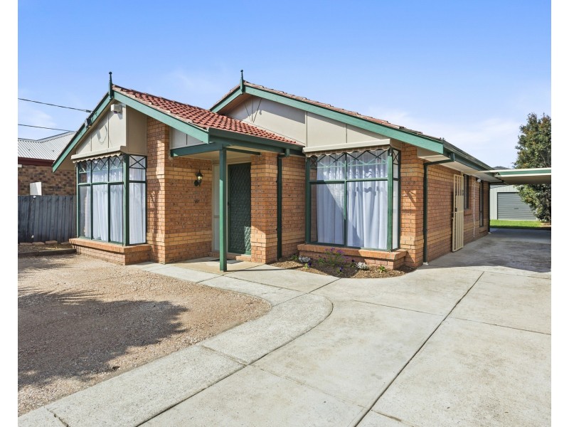 8 Nielsen Court, Altona Meadows VIC 3028