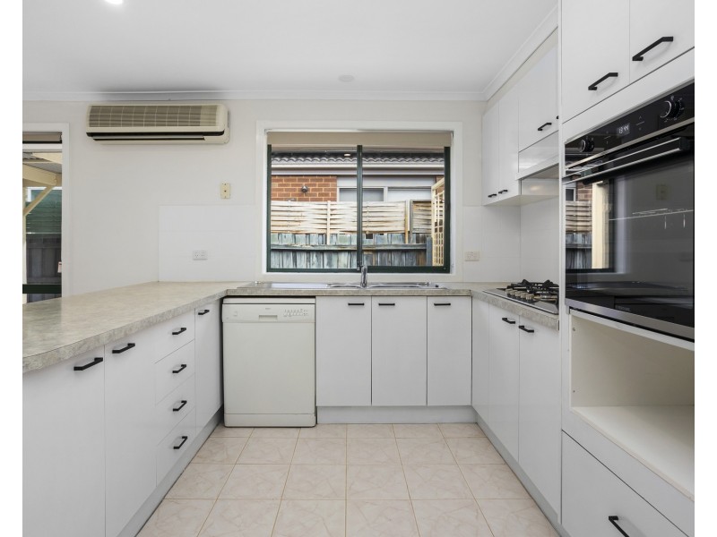 8 Nielsen Court, Altona Meadows VIC 3028