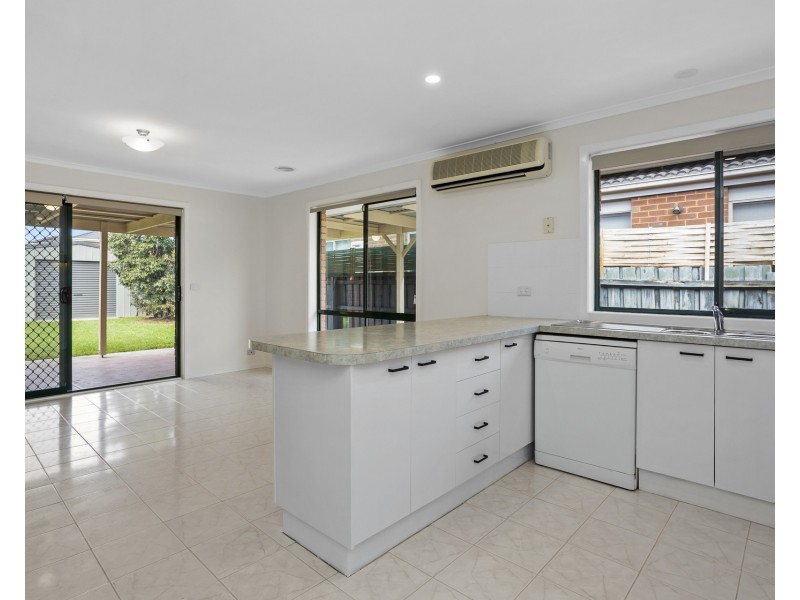 8 Nielsen Court, Altona Meadows VIC 3028