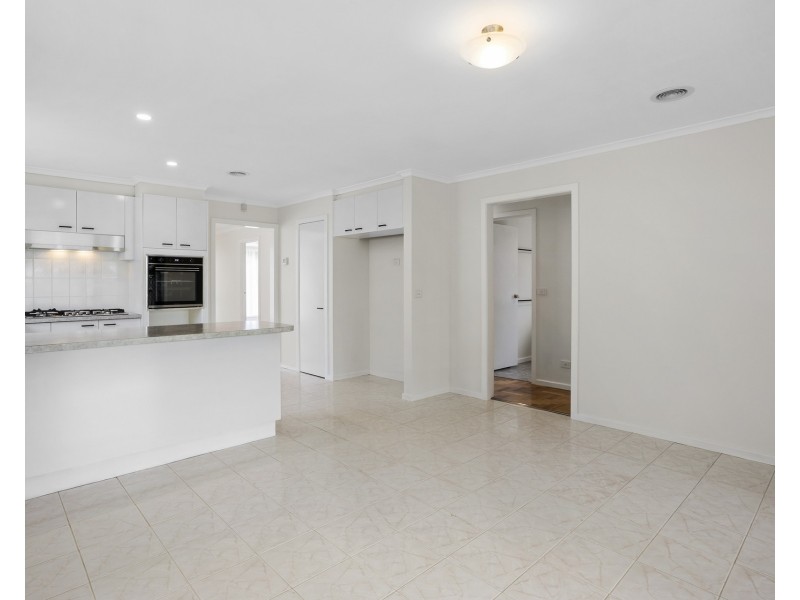 8 Nielsen Court, Altona Meadows VIC 3028