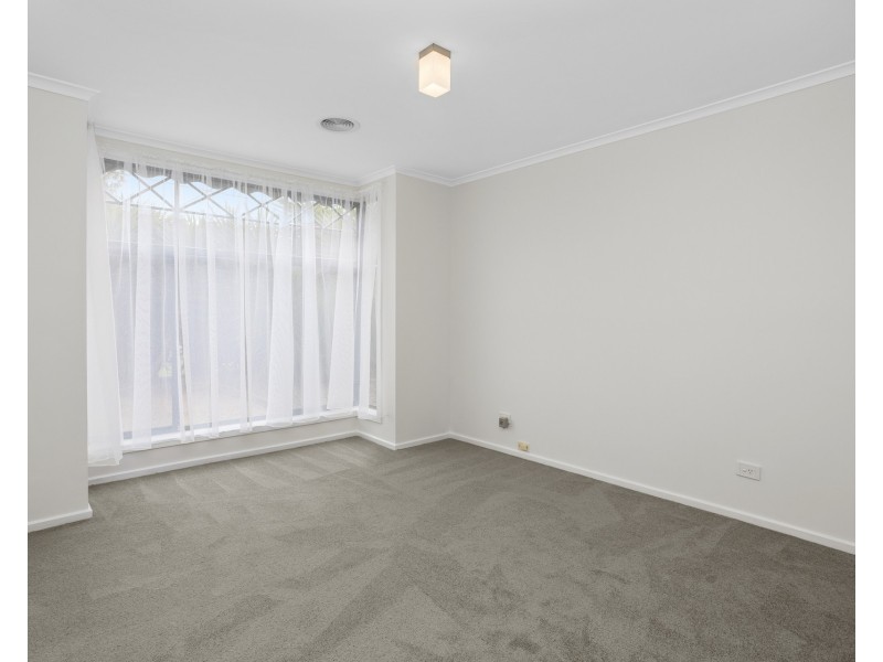 8 Nielsen Court, Altona Meadows VIC 3028