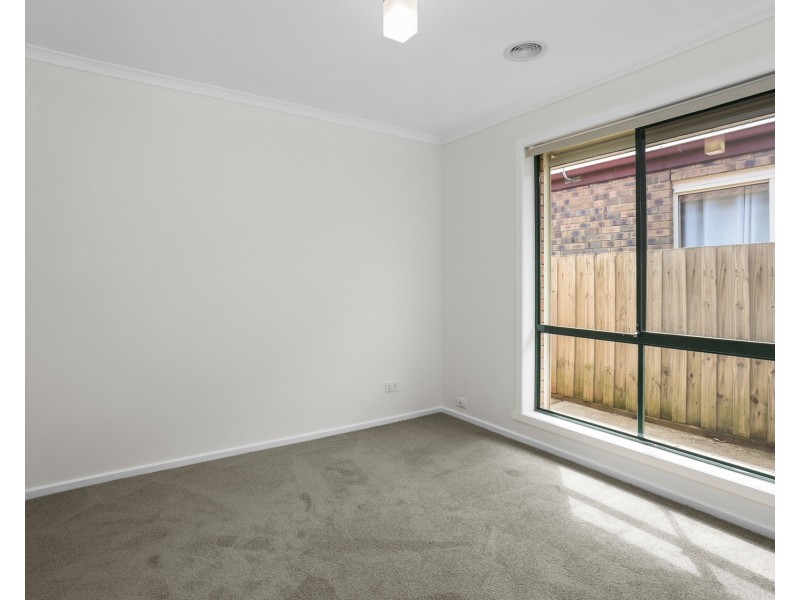 8 Nielsen Court, Altona Meadows VIC 3028