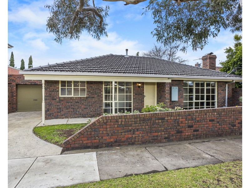 18 Waratah Street, Seaholme VIC 3018