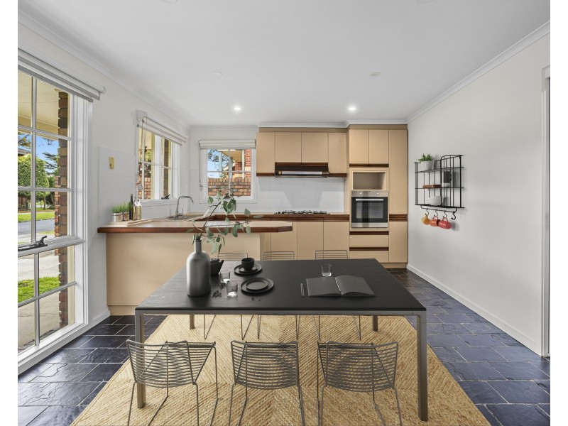 18 Waratah Street, Seaholme VIC 3018