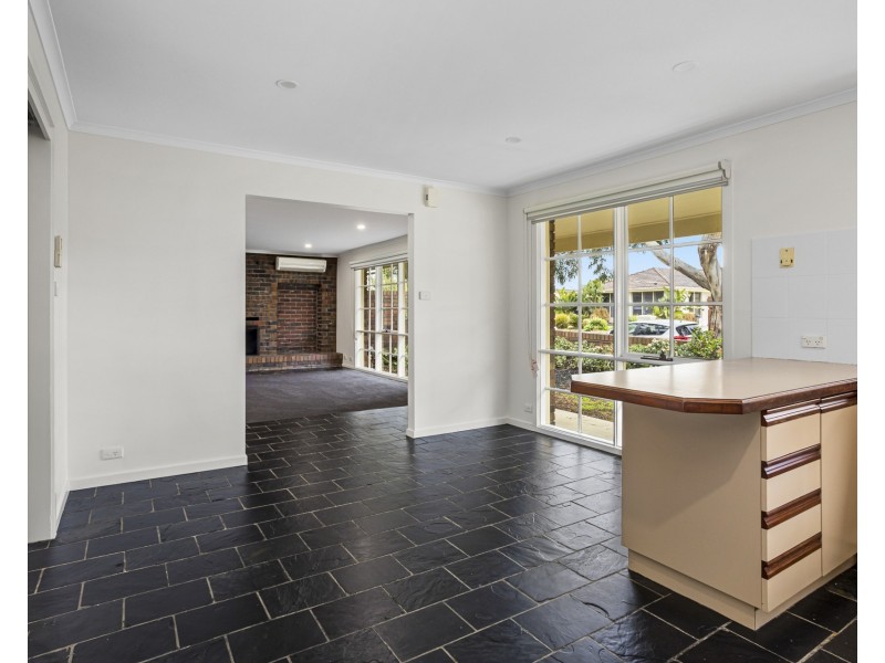 18 Waratah Street, Seaholme VIC 3018