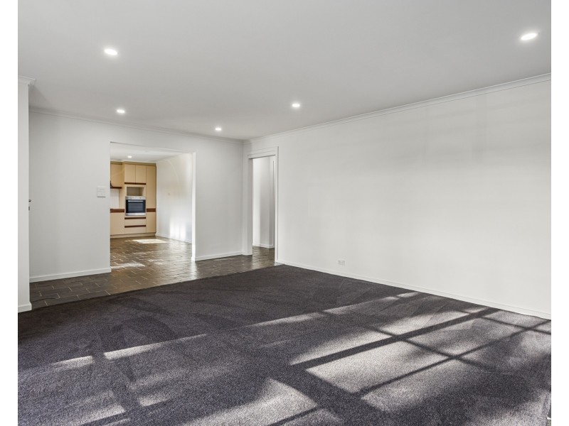 18 Waratah Street, Seaholme VIC 3018