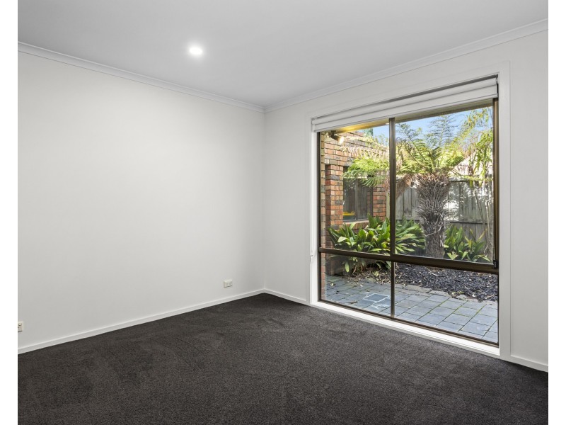 18 Waratah Street, Seaholme VIC 3018