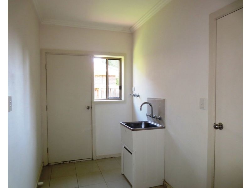 2/32 Civic Parade, Altona VIC 3018