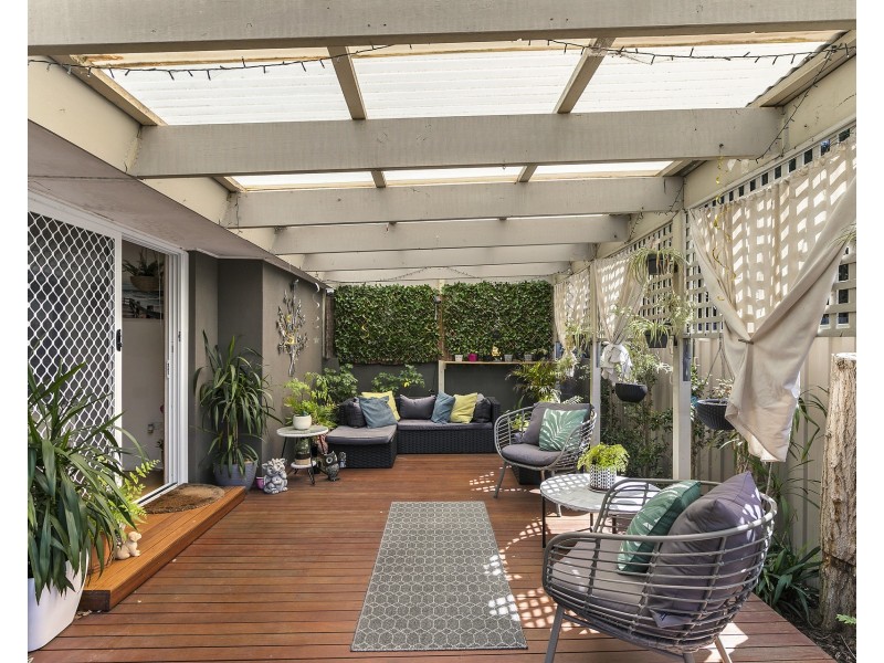 1/42 Bell Avenue, Altona VIC 3018