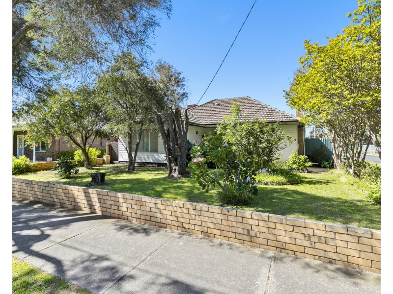 4 Den Dulk Avenue, Altona VIC 3018