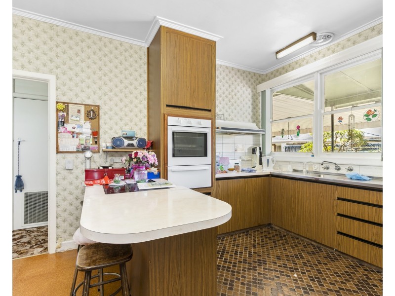 4 Den Dulk Avenue, Altona VIC 3018