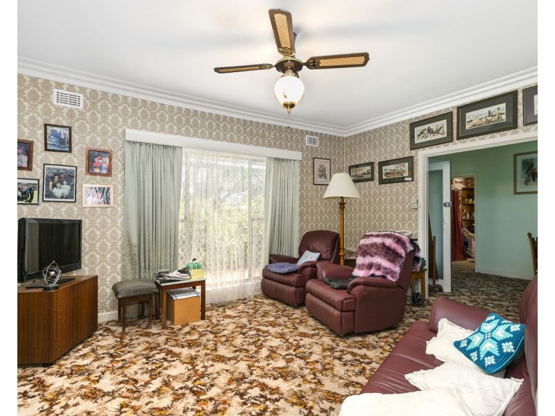 4 Den Dulk Avenue, Altona VIC 3018