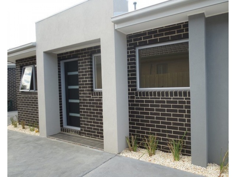 2/12 Seagull Avenue, Altona VIC 3018