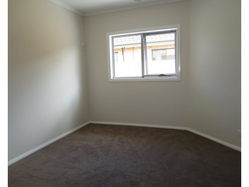 2/12 Seagull Avenue, Altona VIC 3018