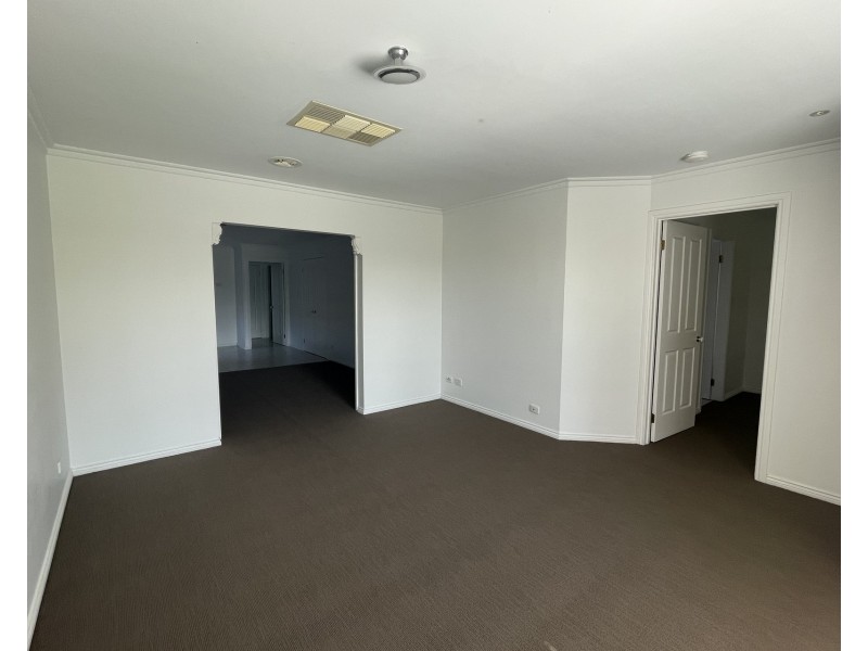 11 Carr Court, Altona Meadows VIC 3028