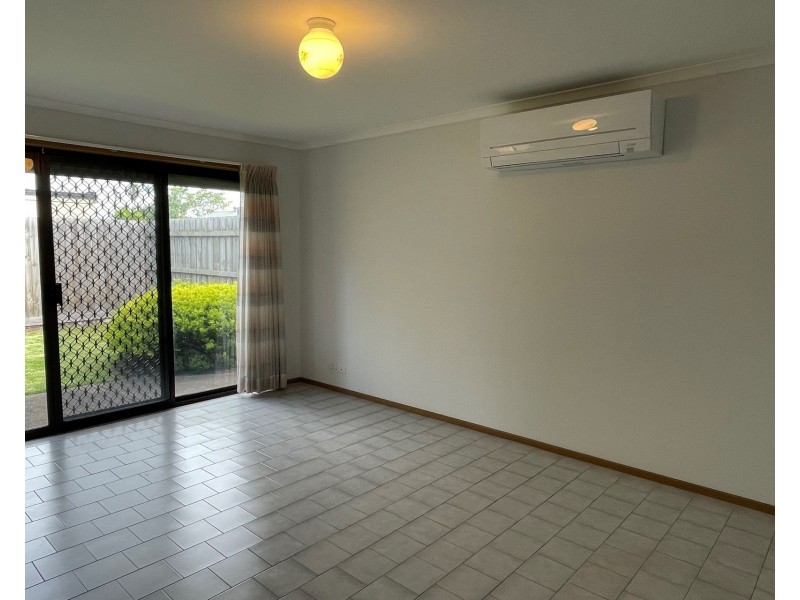 2/35 Bayview Street, Altona VIC 3018