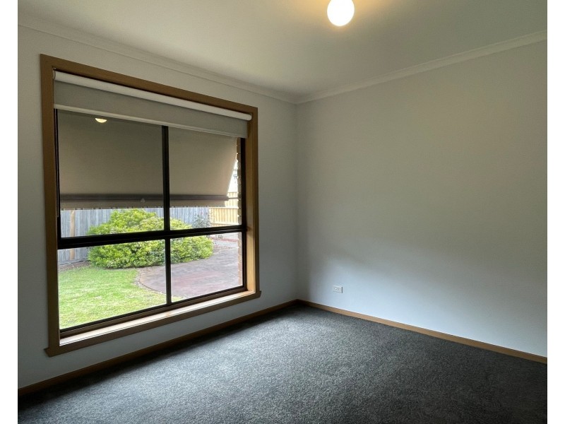 2/35 Bayview Street, Altona VIC 3018