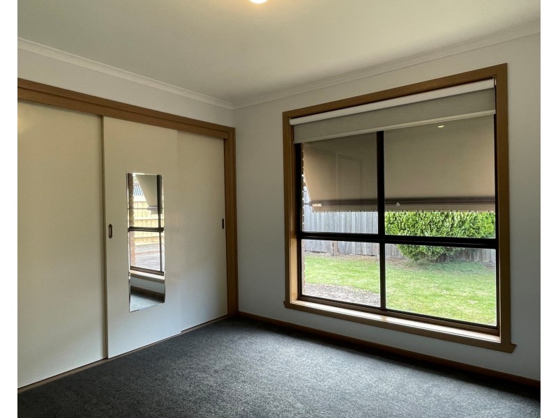 2/35 Bayview Street, Altona VIC 3018