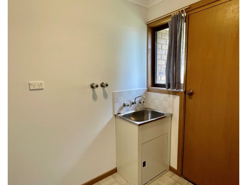 2/35 Bayview Street, Altona VIC 3018