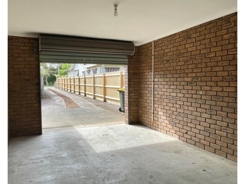 2/35 Bayview Street, Altona VIC 3018