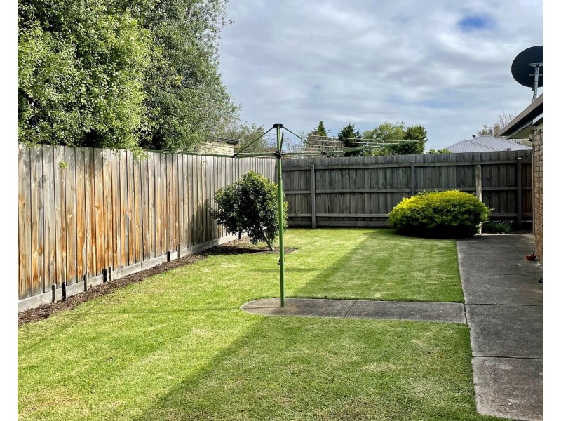 2/35 Bayview Street, Altona VIC 3018