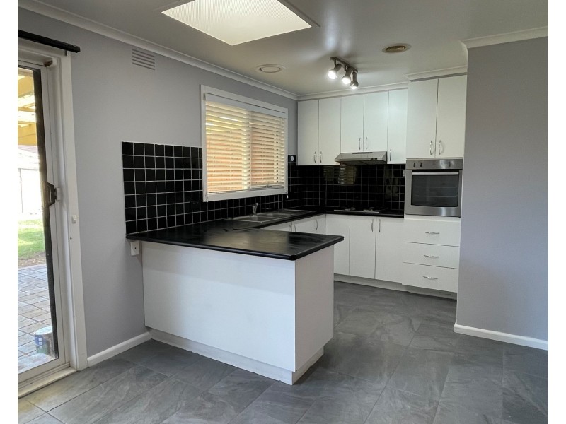 6 Edwards Drive, Altona Meadows VIC 3028