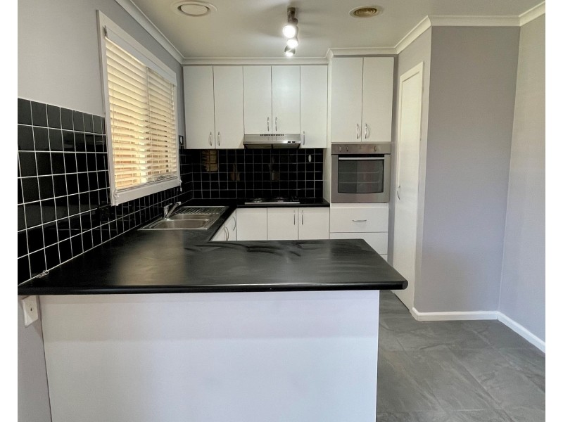 6 Edwards Drive, Altona Meadows VIC 3028