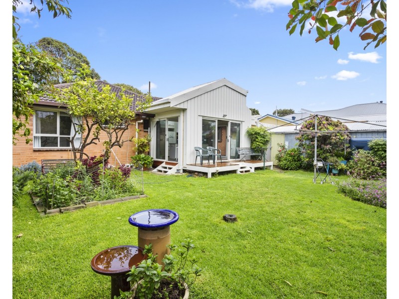 6 Karingal Street, Altona VIC 3018