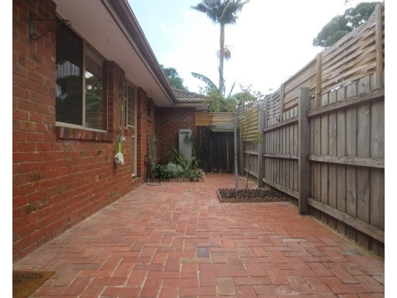 2/19 Romawi Street, Altona VIC 3018