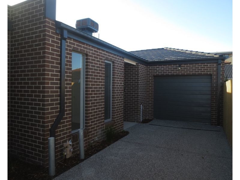 3/2A Romawi Street, Altona VIC 3018