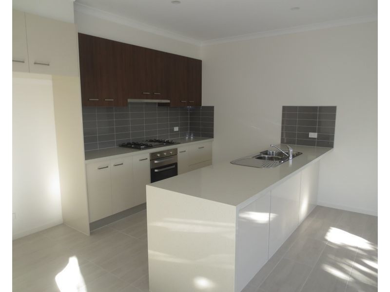 3/2A Romawi Street, Altona VIC 3018