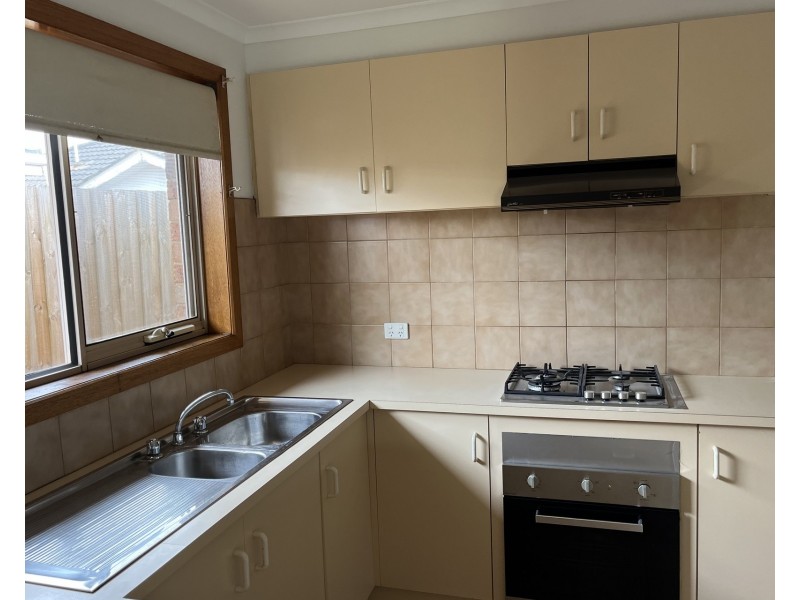 1/3 Balaclava Avenue, Altona Meadows VIC 3028