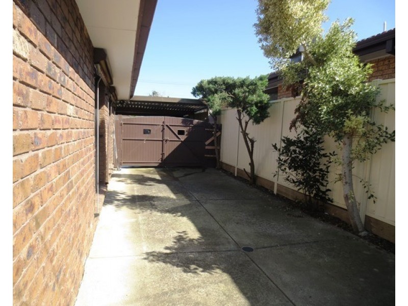 40 Rebecca Crescent, Altona Meadows VIC 3028