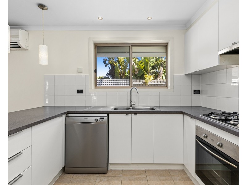 2/53 Tatman Drive, Altona Meadows VIC 3028