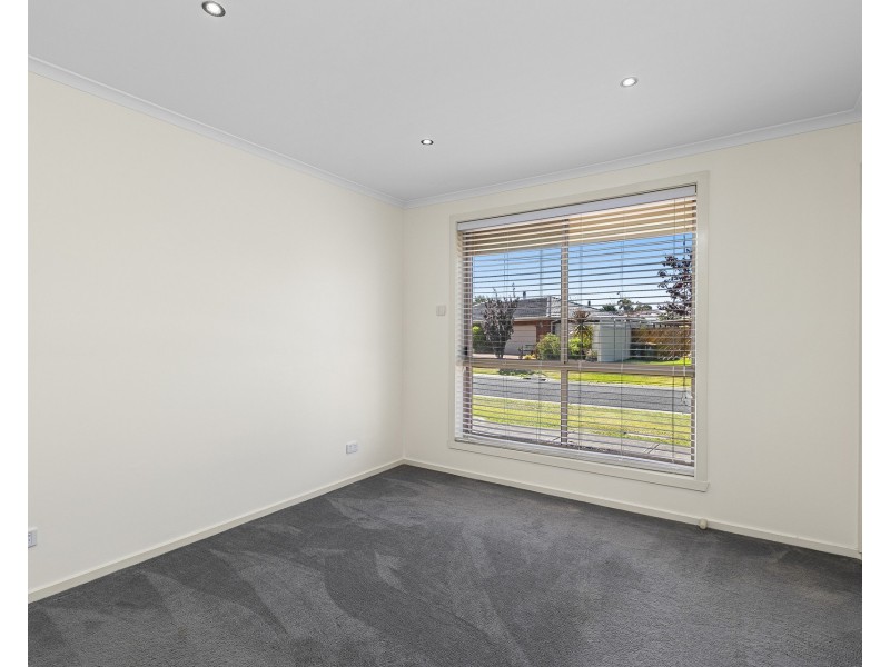 2/53 Tatman Drive, Altona Meadows VIC 3028