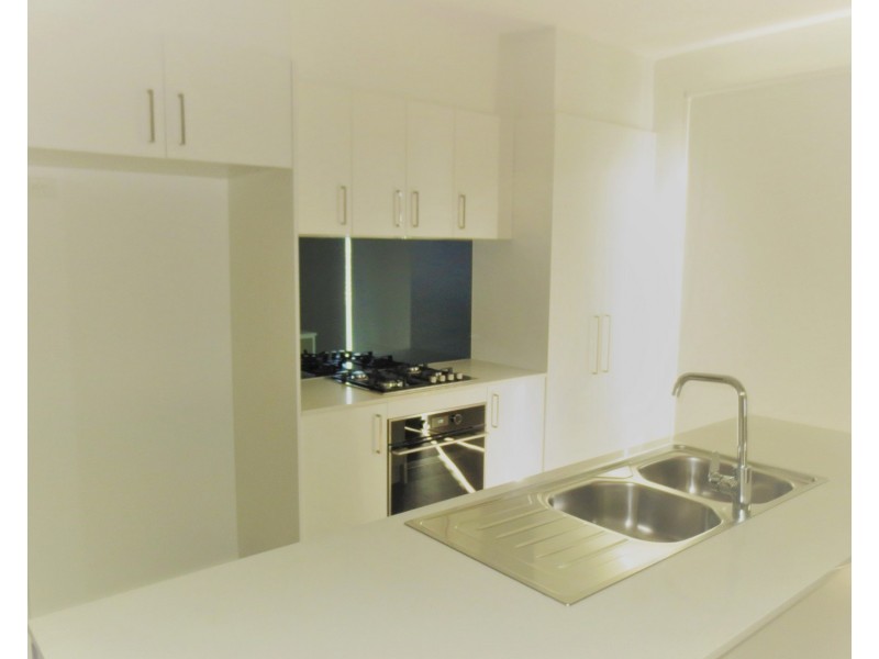 2/182 Queen Street, Altona VIC 3018