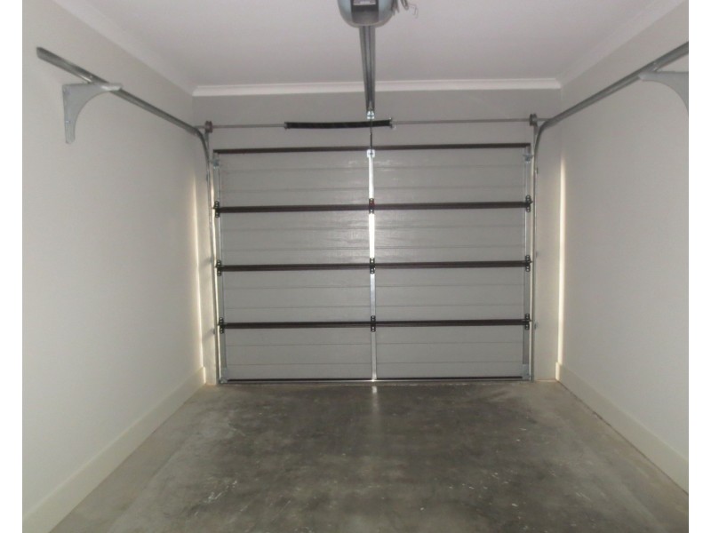 2/182 Queen Street, Altona VIC 3018