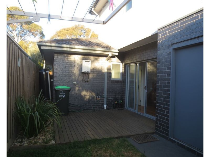 1/7 Fourth Avenue, Altona North VIC 3025