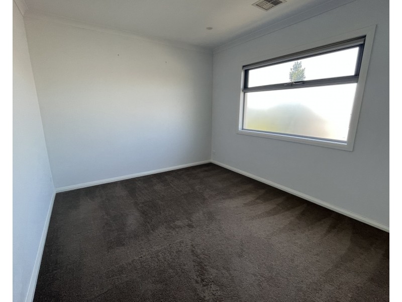 1/7 Fourth Avenue, Altona North VIC 3025