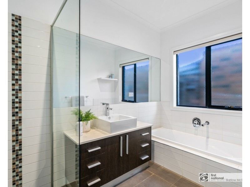 38a Bracken Grove, Altona VIC 3018