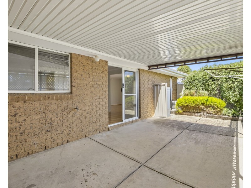 1/9 Dickenson Street, Altona Meadows VIC 3028