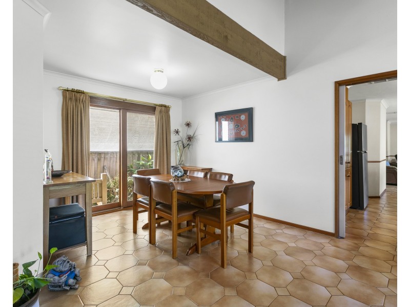 36 Mcintyre Drive, Altona VIC 3018