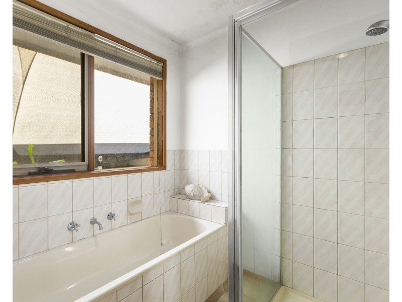 36 Mcintyre Drive, Altona VIC 3018